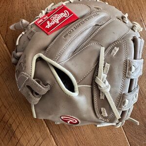 Rawlings Gray Baseball Glove